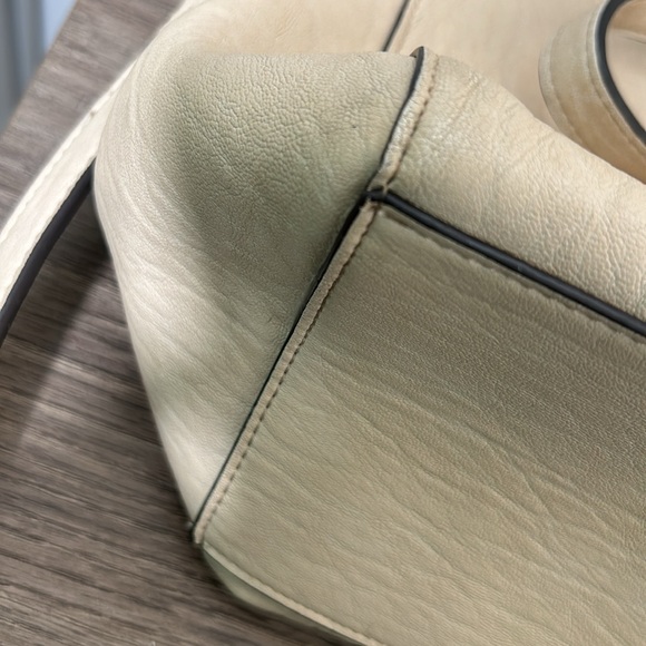 CALVIN KLEIN BEIGE FAUX LEATHER CROSSBODY SHOULDER BAG - Picture 10 of 10